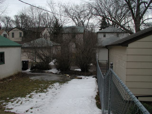 EXTERIOR REMODEL: OUTDOOR URBAN RETREAT