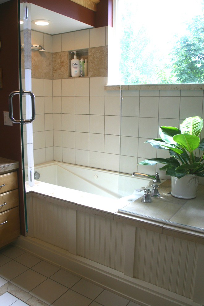 Universal Appeal Ensuite - BEFORE